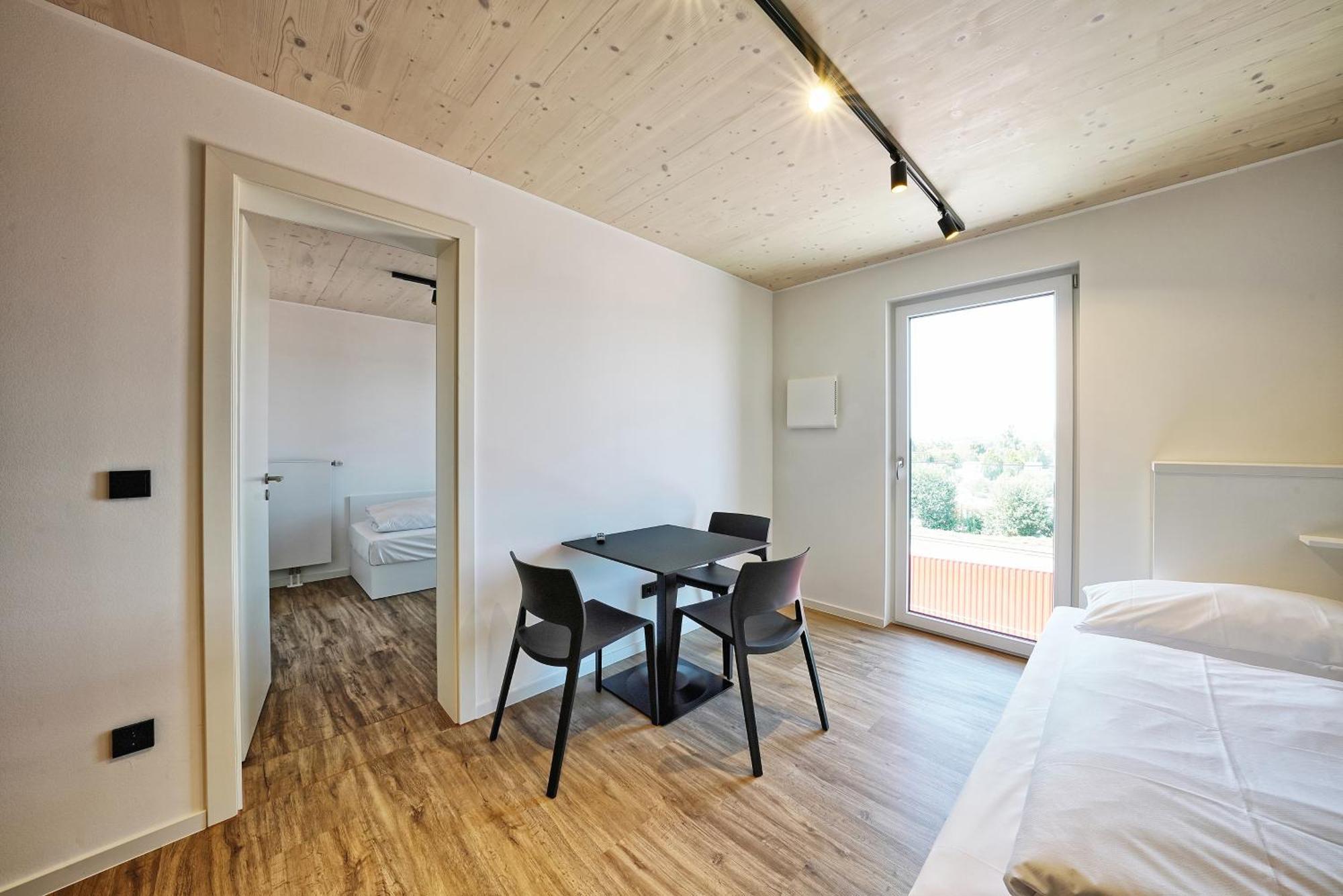 Timber One Boardinghouse Dorfen Aparthotel Luaran gambar